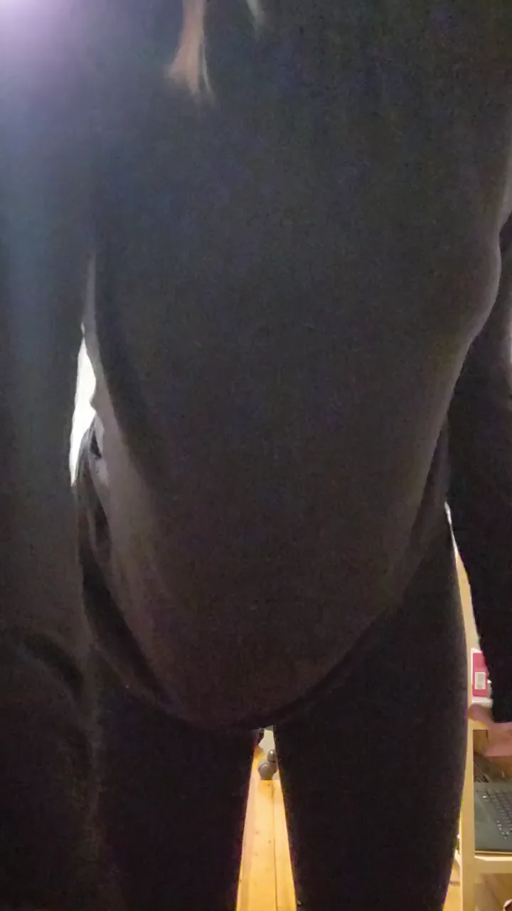 Shirt Off Tease: Curvy Babe's Belly Button Reveal