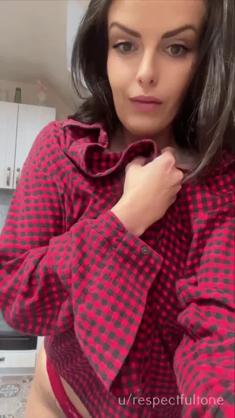 I will suck your cock but first suck my milky boobs ... Deal?? 40(f)