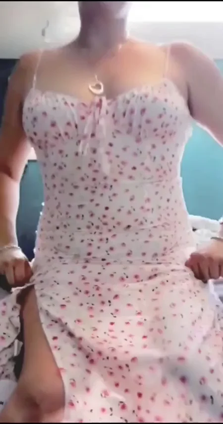 F41 mom in a pretty dress reveal