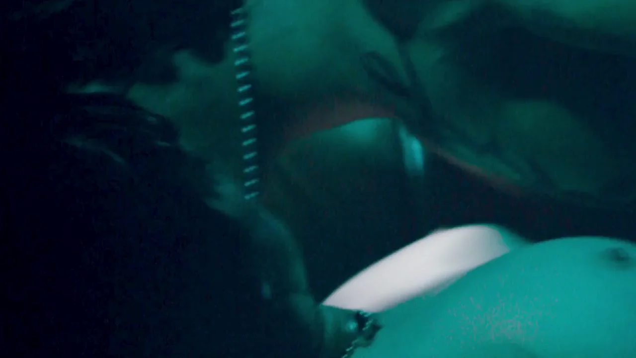Rose McGowan's Bouncy Titties & Car Fuck in Doom Generation 🍒🚗💦