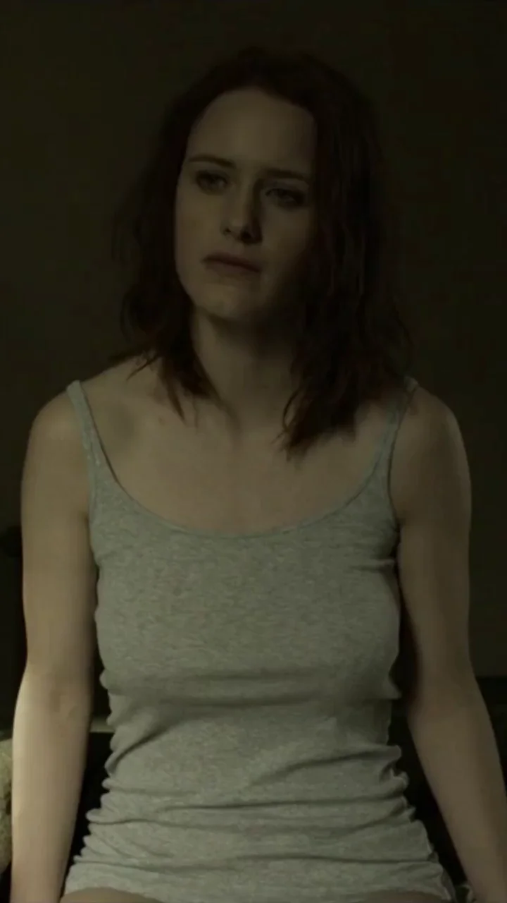 Rachel Brosnahan's Juicy Bubble Butt & Busty Tease 🍑💦