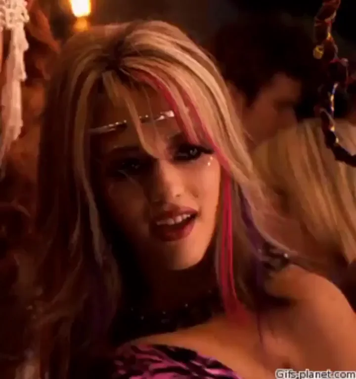 Kat Dennings' Slutty Curves Bursting in Sultry Pink Tease
