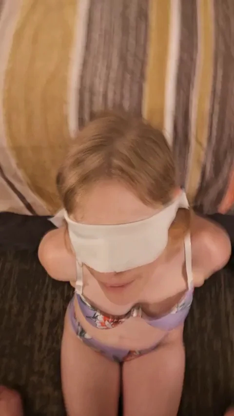 Blindfolded Slut Craves Hot Cum Facial 😍💦