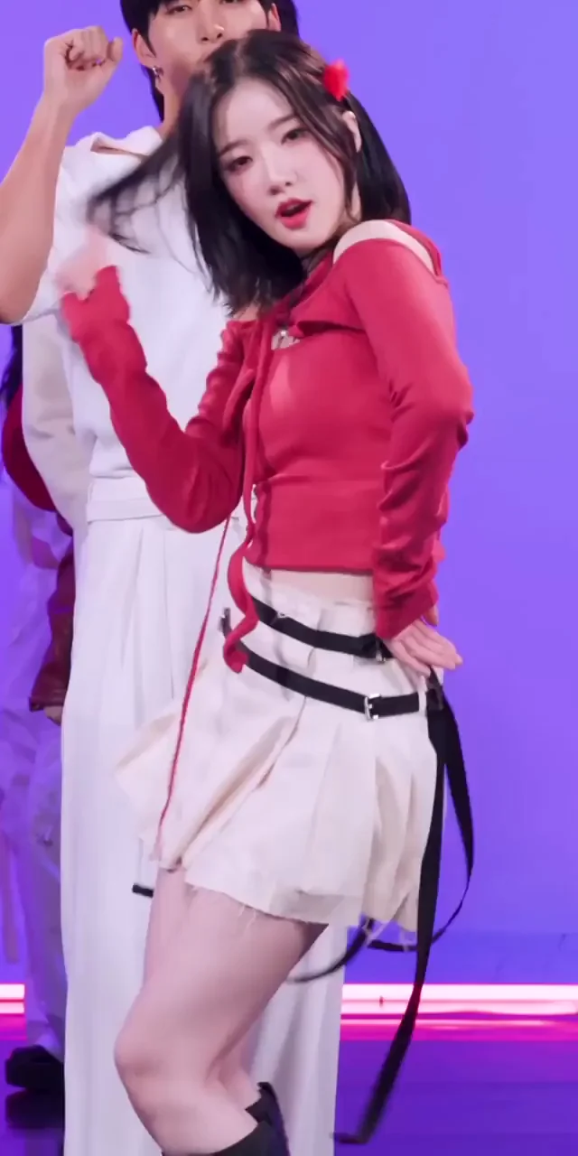 🔥 TripleS Yooyeon's Slutty Red Outfit Dance Tease 💋