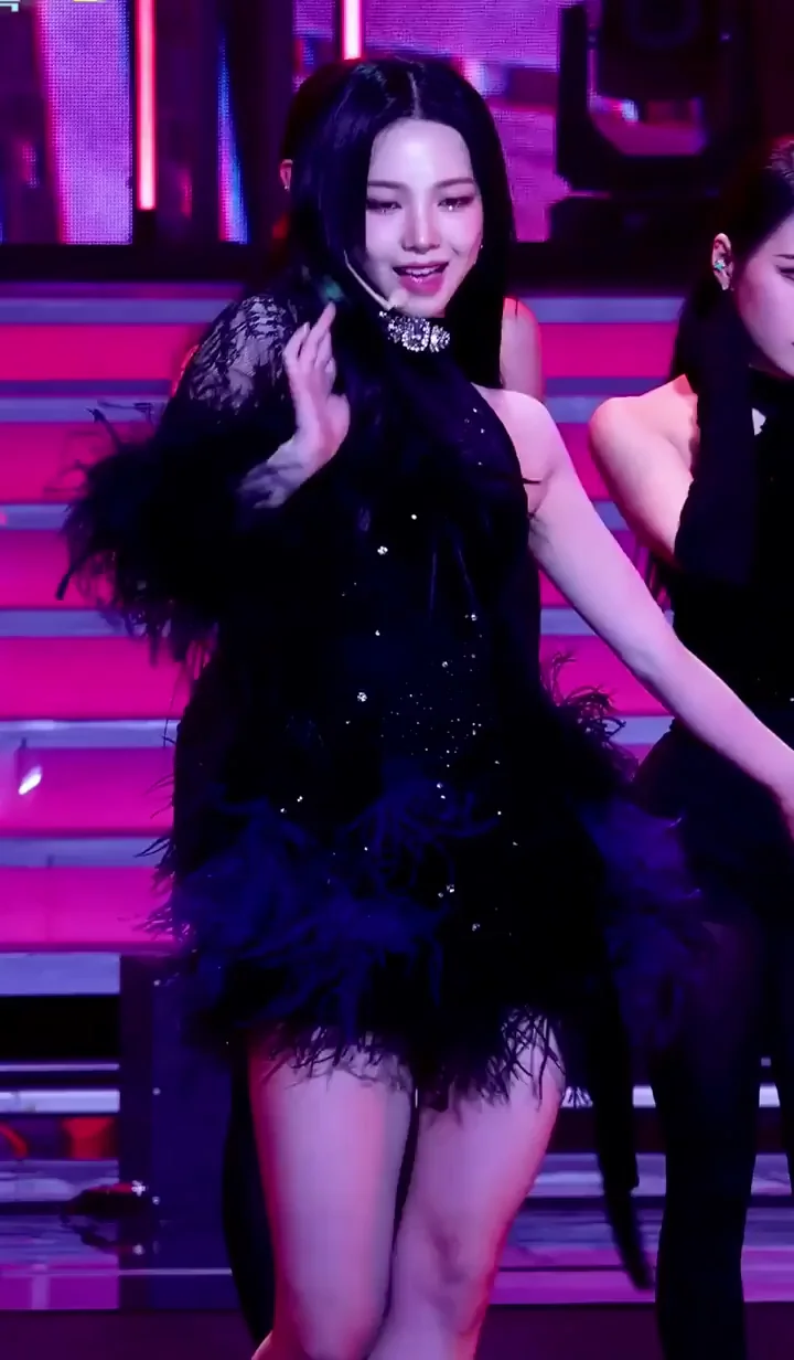 Karina's Slutty Feather Tease: aespa Queen's Thicc Ass Shake