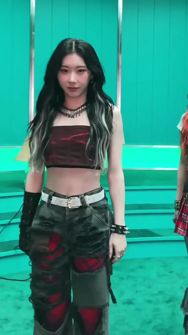 Itzy - Chaeryeong