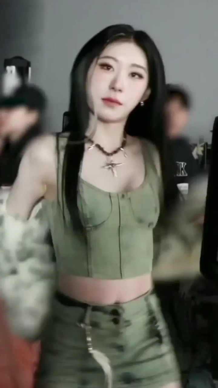 🔥 ITZY Sluts Chaeryeong, Ryujin & Yuna Tease in Tiny Outfits 💦