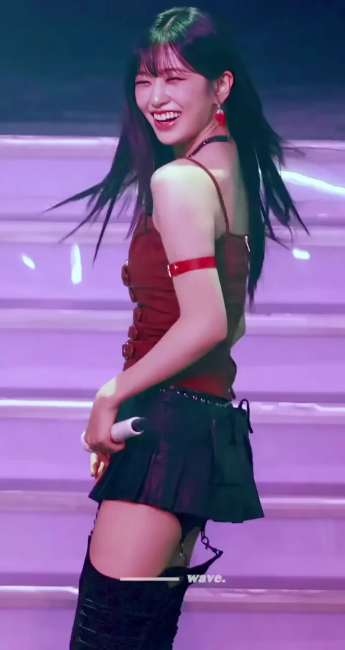 IVE Yujin's Slutty Stage Tease: Thigh-High Temptation Fap Fuel