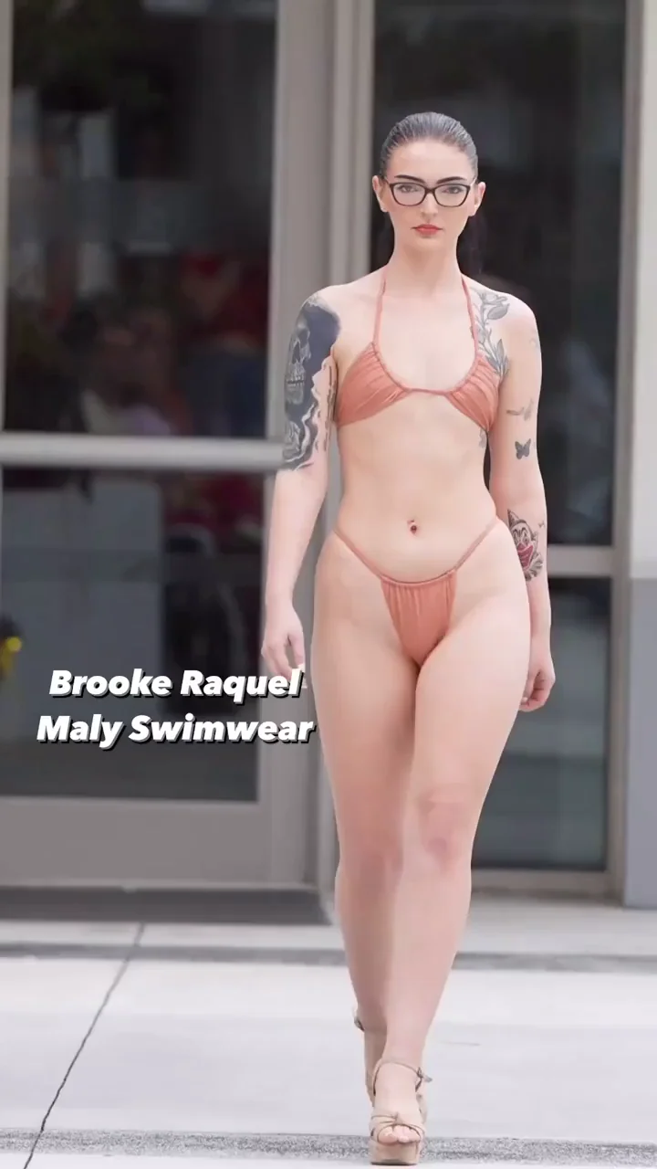 Nerdy Brooke's Thong Bikini Tease Walk 😍🔥