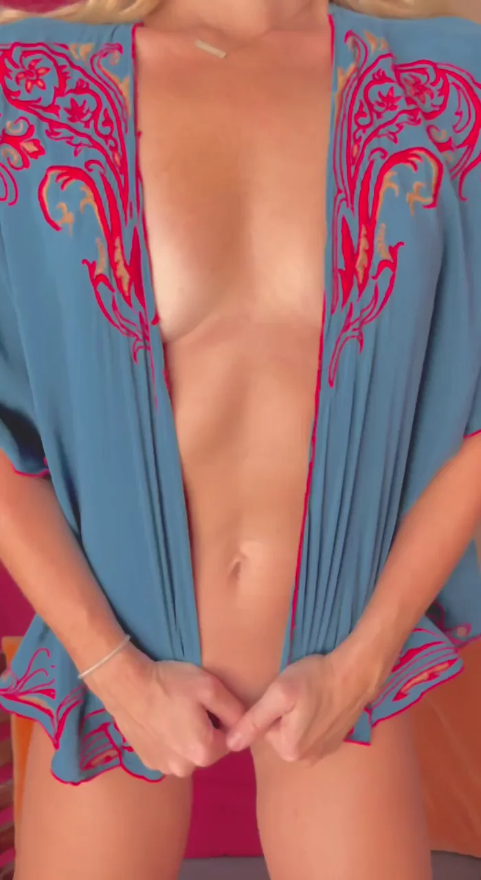 Horny Neighbor MILF Craves Your Boner 💦👅
