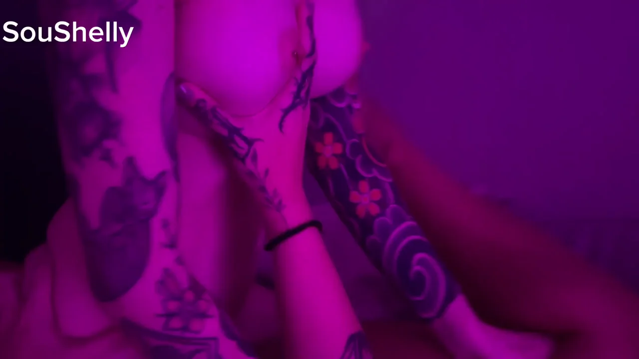 My cake and I were warming up really nice to be fucked by my husband, that day he fucked her so good that she came 4 times, I was surprised at how much she could handle his dick
