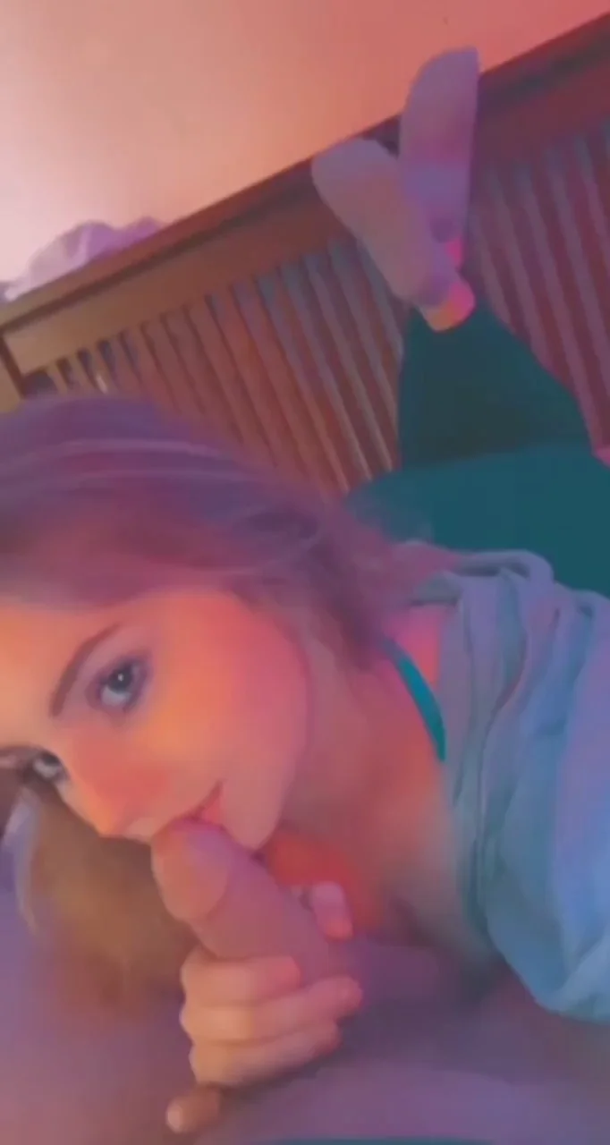 Sit Back & Let This Teen Slut Suck Your Cock Dry 💦🍆