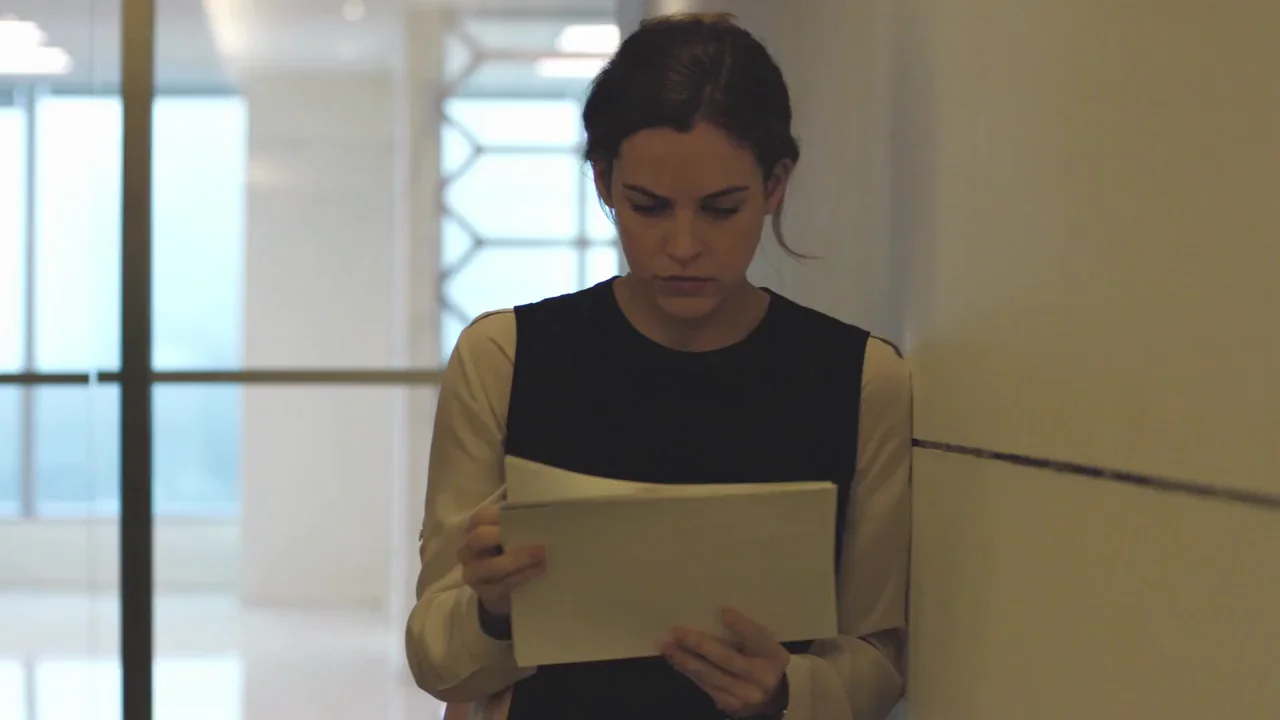 Riley Keough's Juicy Cleavage Tease in The Girlfriend Experience S01E03 🔥🍈🍈