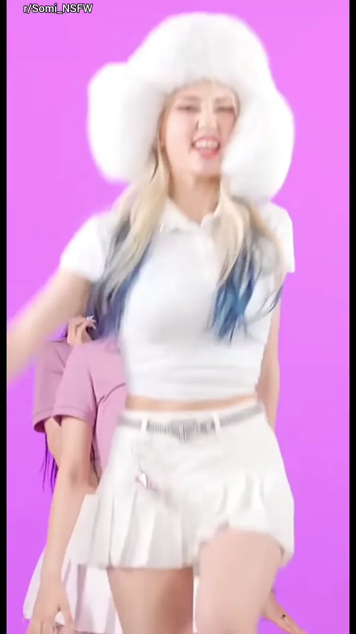 Jeon Somi - Butt + Cameltoe