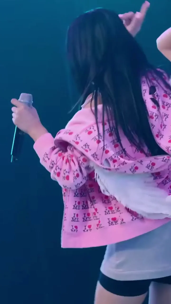 Minji and Hanni - NewJeans