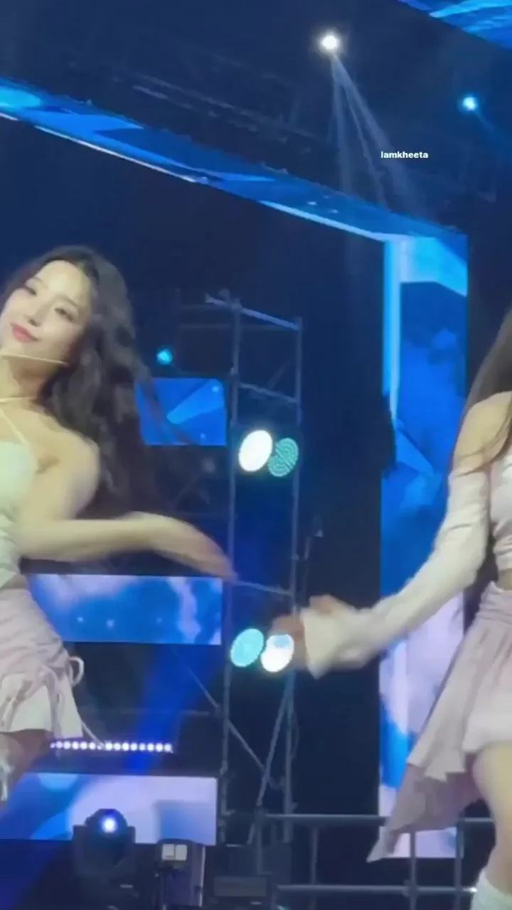 Saerom's Slutty Stage Tease: Fromis_9 K-Pop Thirst Trap