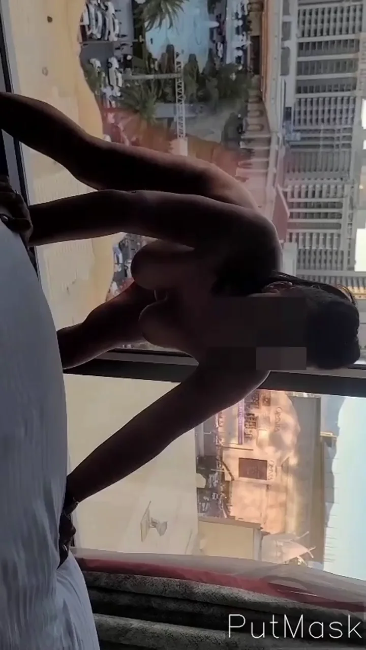 Vacation Wife Toys Her Juicy Ass by the Pool View Window 😈🍑