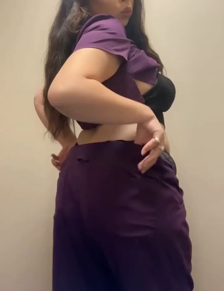 Can you pull my panties to the side 😁‰
