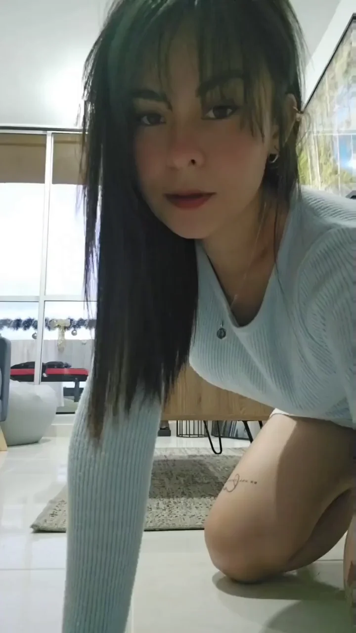Just staying in this position turns me on