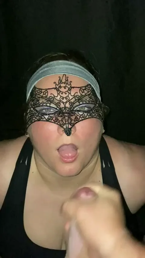 Mask-Wearing Slut Begs: Drown My Face in Your Hot Cum! 💦😈