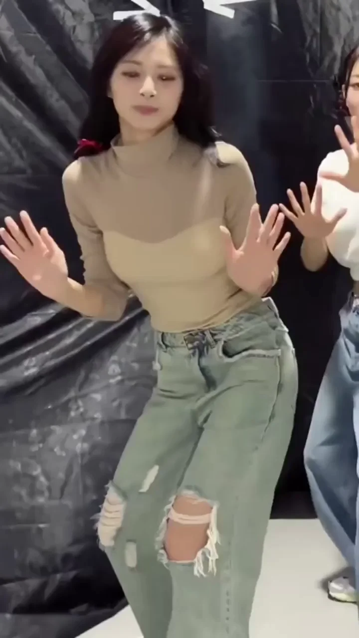TWICE - Tzuyu