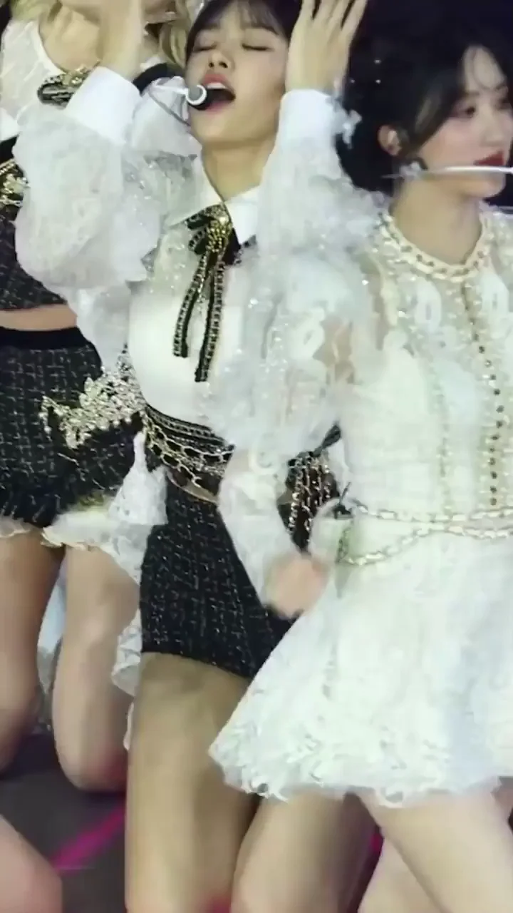 Yujin - IVE