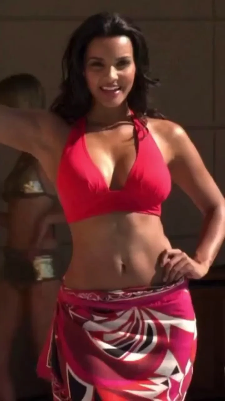 Jessica Lucas' Juicy Bikini Tease in Friends With Benefits 🔥🍒