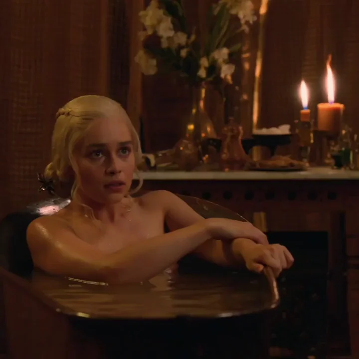 Emilia Clarke in 'Game of Thrones' S03E08 (2013)