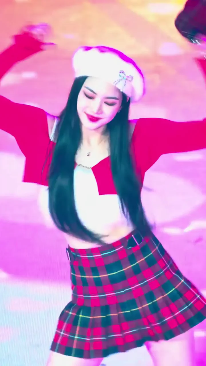 STAYC Isa's Slutty Plaid Skirt Tease - Kpop Fap Fuel