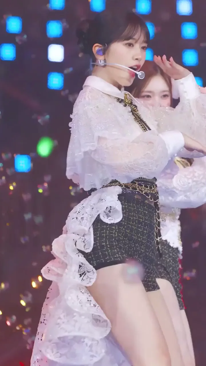 Yujin - IVE