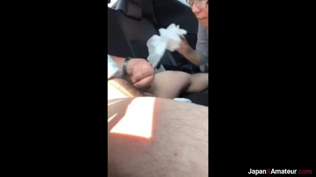 😈 Japanese MILF Slurps Fat Cock in Car Blowjob 🍆💦