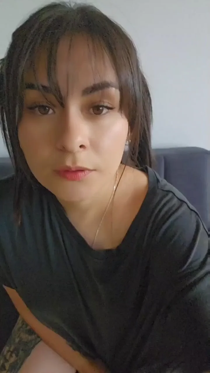 Mommy will suck yours if you eat her out on this Christmas, deal?