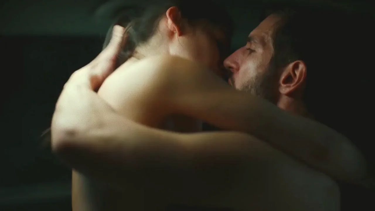 Ursula Corbero's Steamy Nude Kisses in Burning Body S01E03 & E05