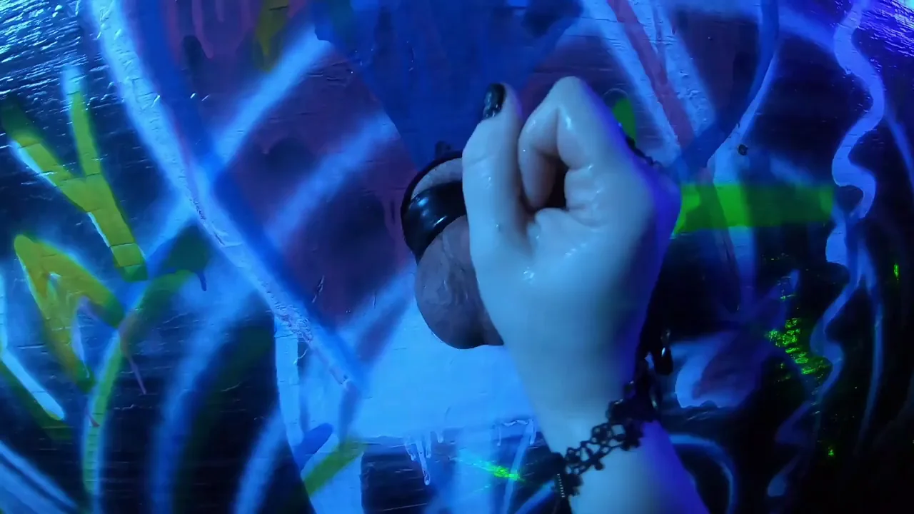 Small Rave Party had a glory hole ðŸ’™ðŸ’œ Lots of fun!