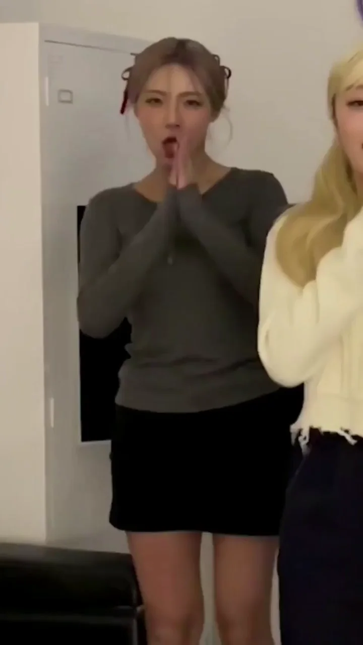Chowon from LIGHTSUM Teasing with O-Face 😍👅🔥
