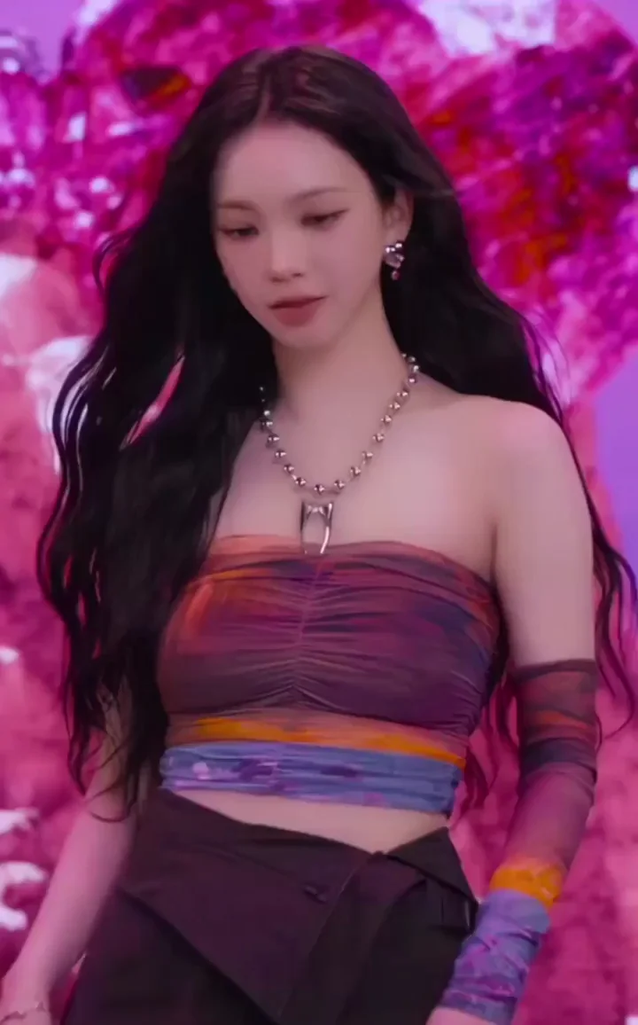 Karina's Sexy Kpop Tease 💜🔥