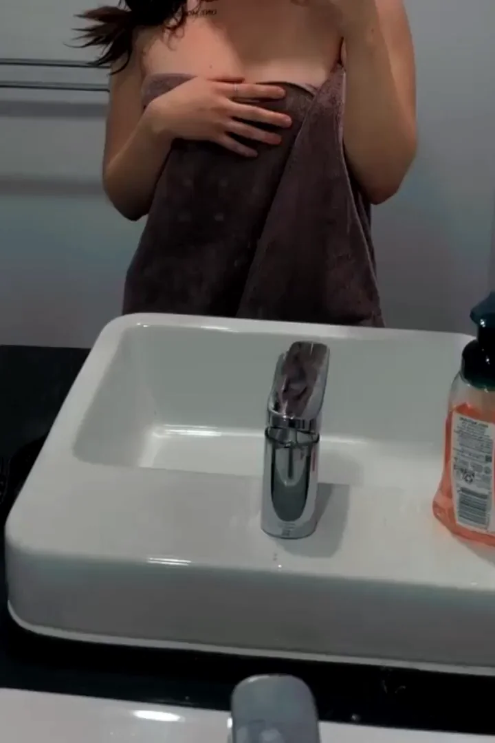 Towel Tease: Big-Tit Babe Drops the Innocent Act!
