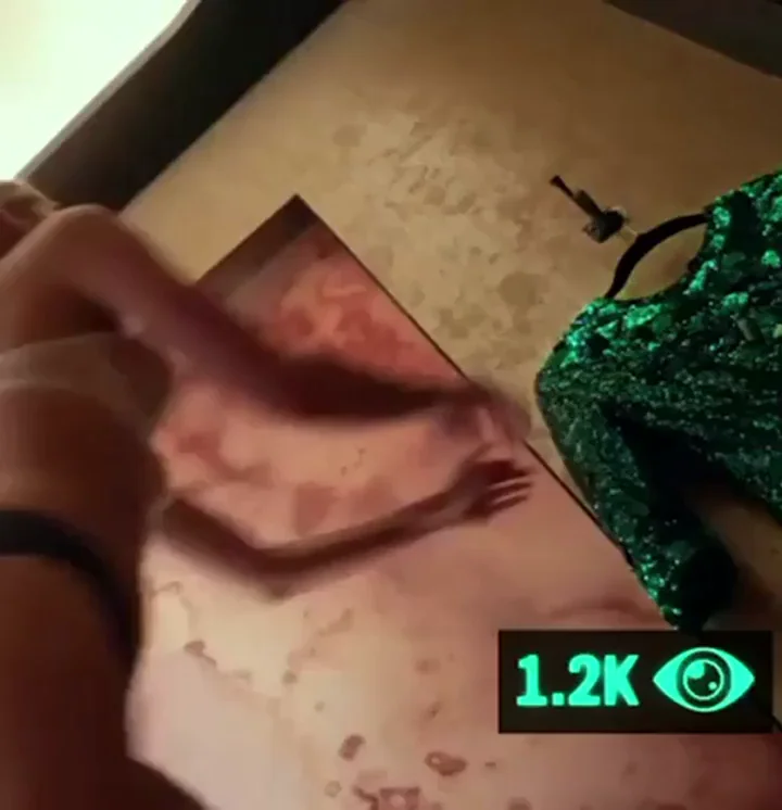 Emma Roberts' Juicy Celebrity Booty Tease 🍑💚