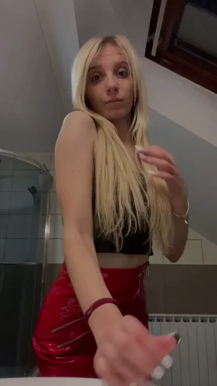 Blonde Legal Teen Slut Begs Redditors to Creampie Her Tight Ass 🍑💦🔥