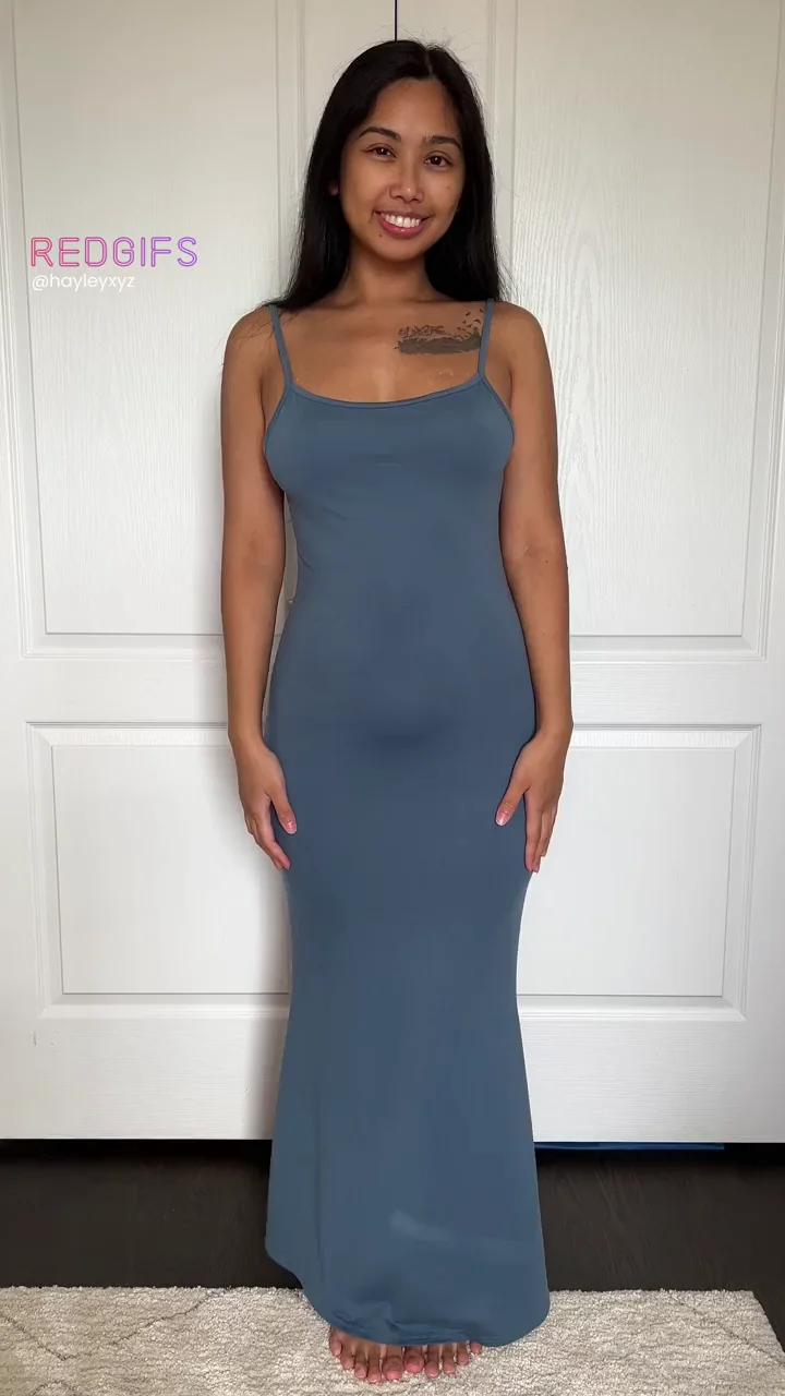 Fuckable Ebony Babe Teases Her Juicy Curves