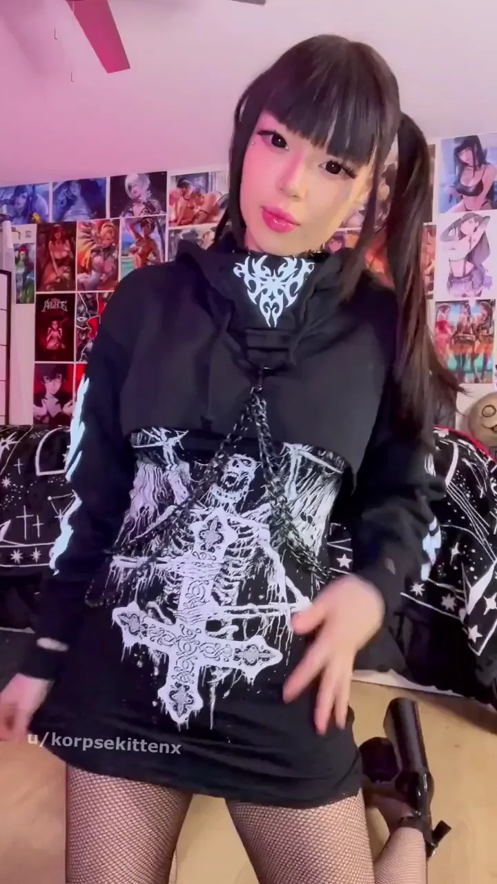 Showing off how easy access my first date outfit is