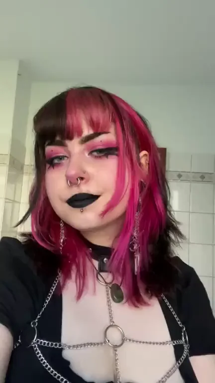 I wish i was someones fuckdoll! ? would you use me?