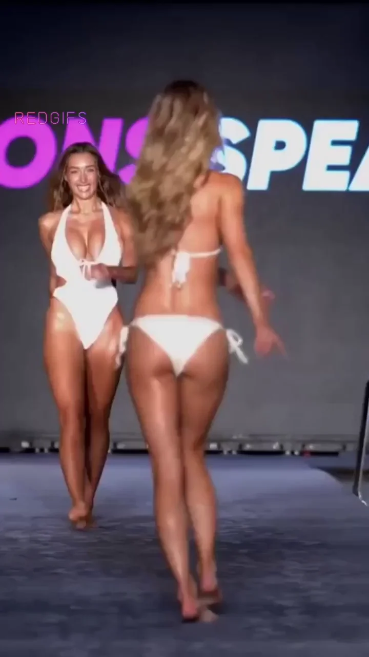 Penny Lane's Massive Tits Tease on Runway 💦👙🔥