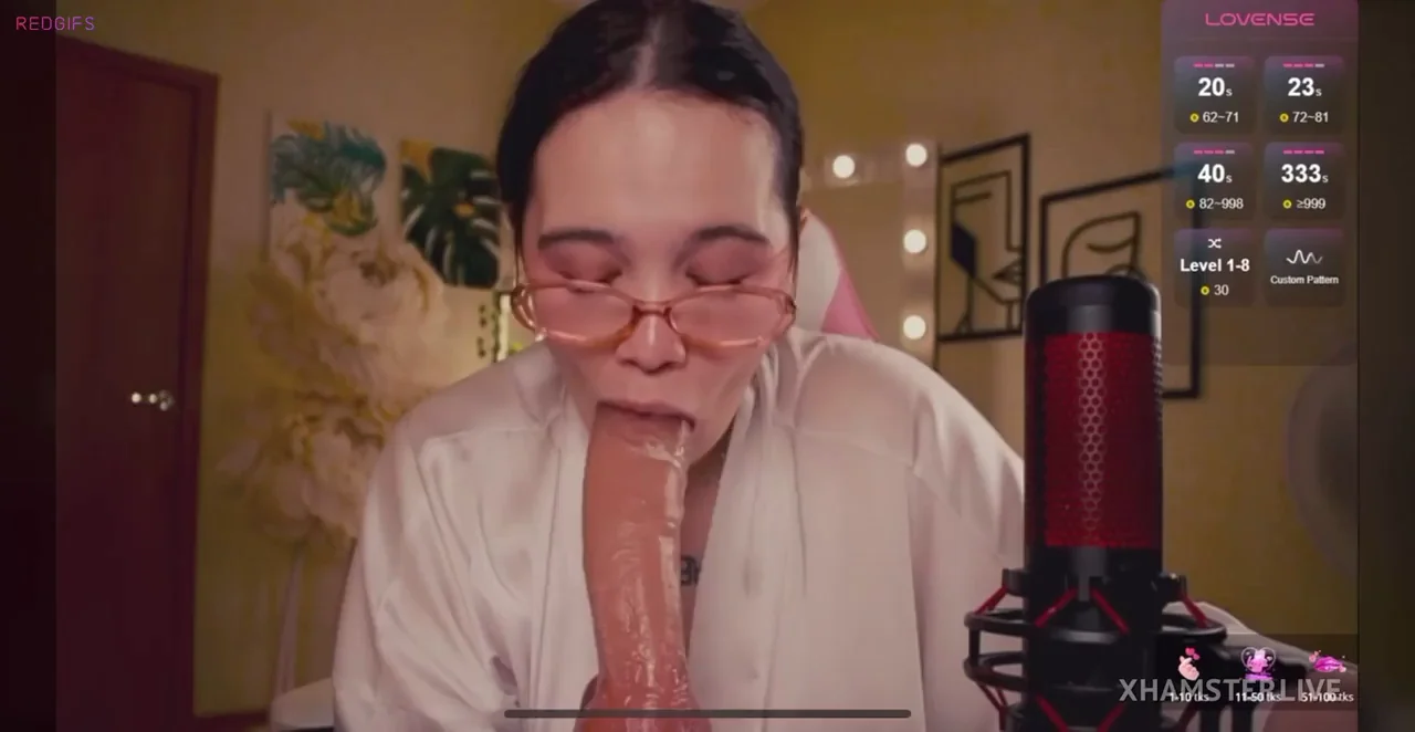 Camgirl's Mic Deepthroat Mastery: Gagging on Her Setup