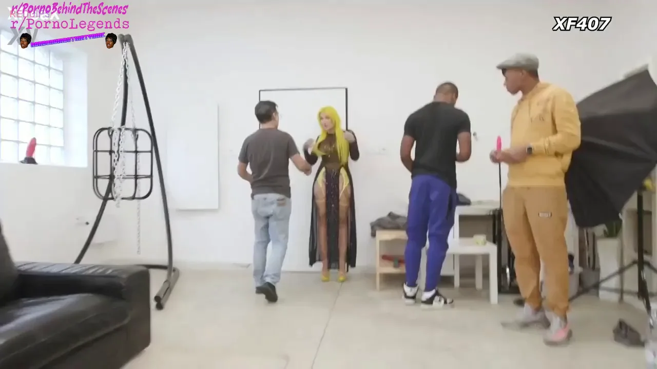 Alexa twerks to help the guys while they jerk to get hard to gangbang her - Also extra fucking and BTS 🔥🔥🔥