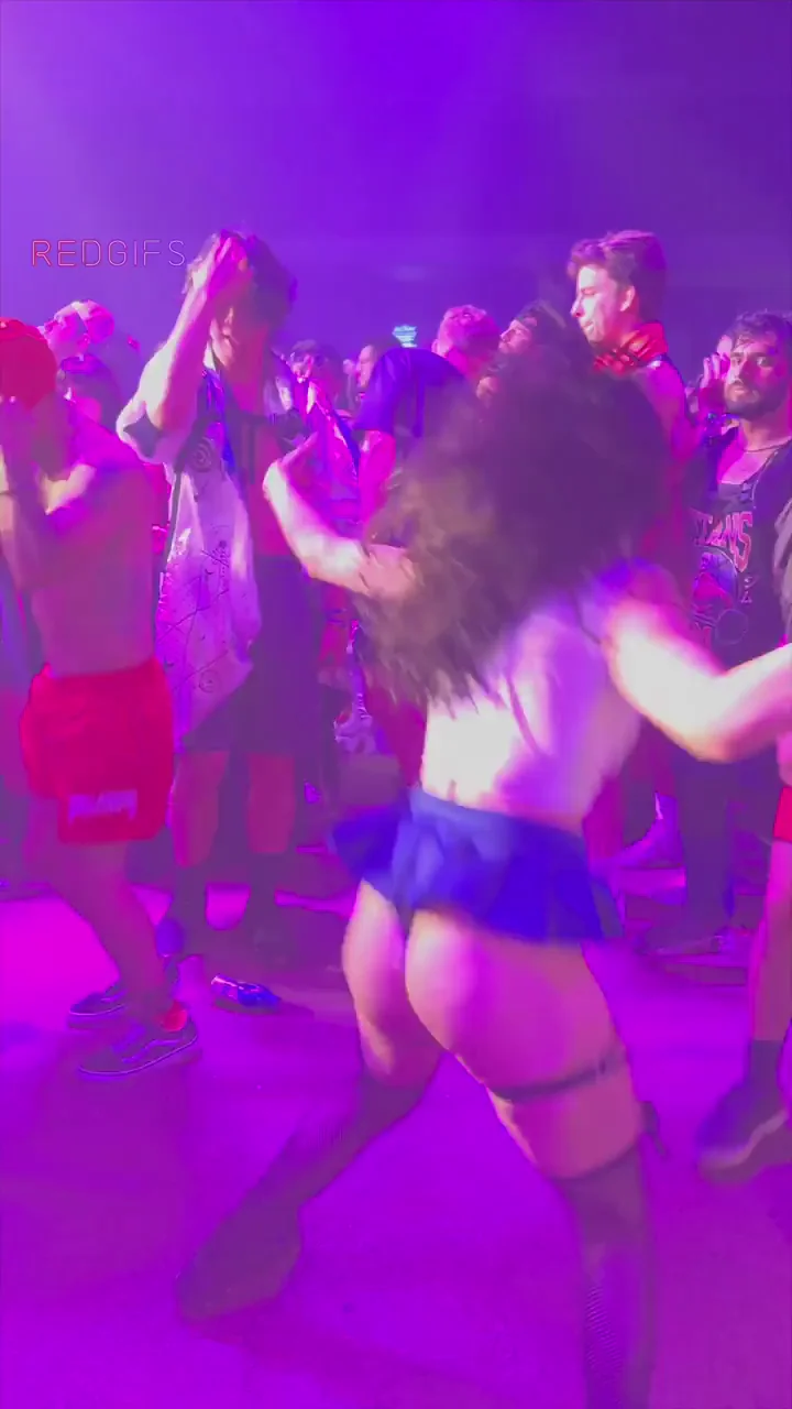Wore my legs out in the mosh pits just for daddy to wear the rest of me out at home 🔞 (OC)