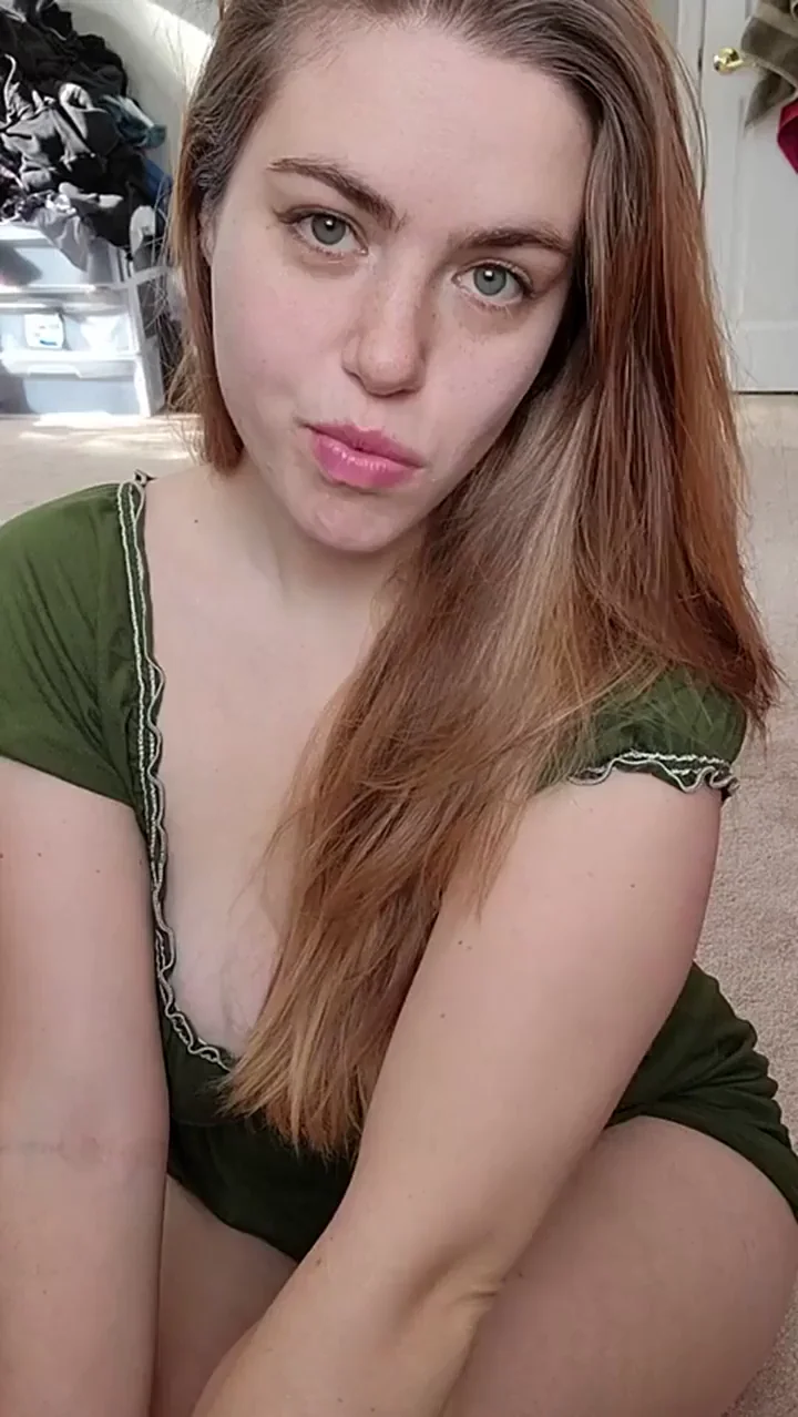 😏 Smiling Slut Teasing Her Juicy Tits for Friday Fun 💦