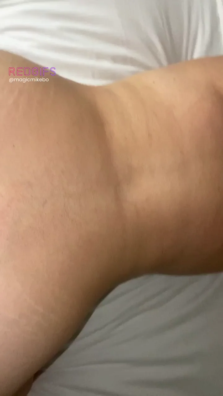 This juicy ass hotWife asked her hubby if I could give her a creampie 😋😋