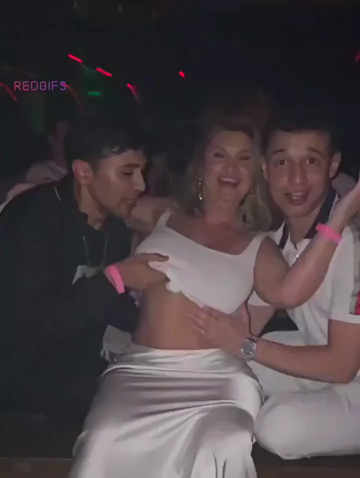 Club Slut's Massive Tits Get Sucked 😍💦