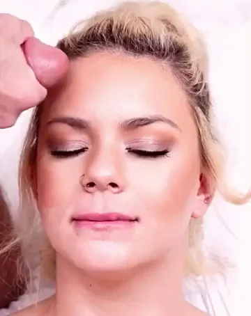 Blonde Babe's Sticky Monster Facial 💦😈